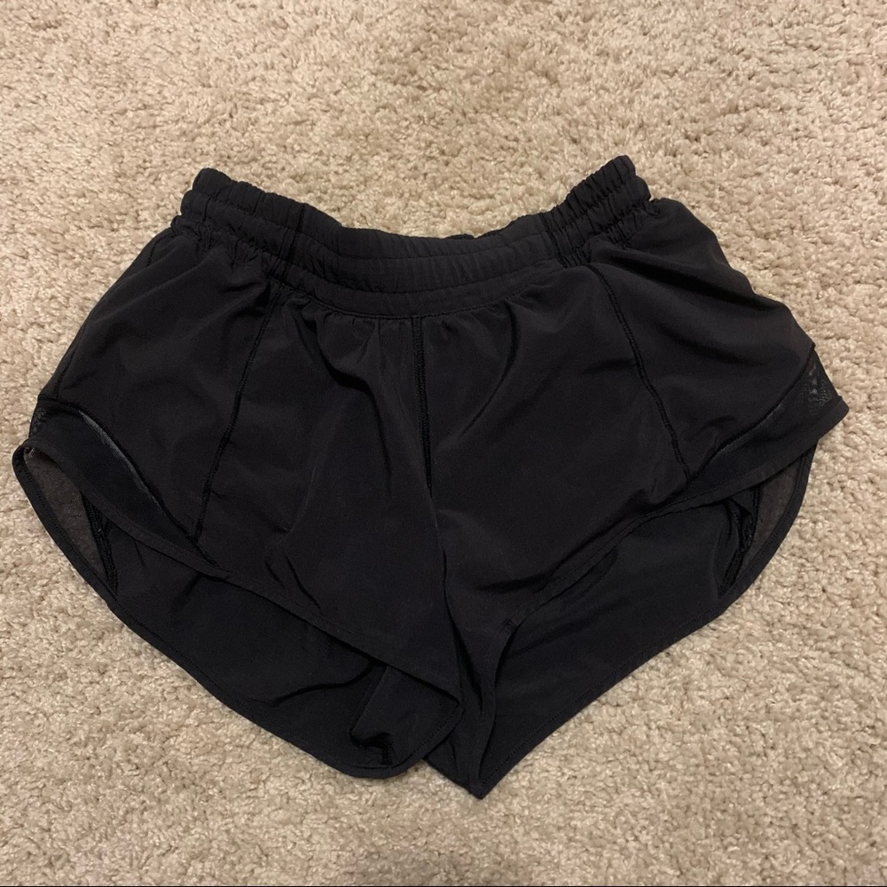 Lululemon Hotty Hot Short 2.5” Black Size 6